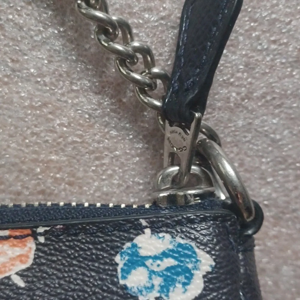 SOLD - COACH Large Wristlet 19 in Wildflower Print - Mini Purse - Picture 6 of 15